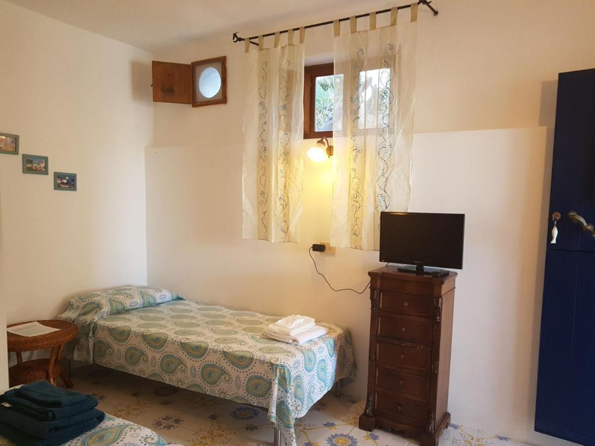 Con I Piedi Nell'Acqua Lejlighed Stromboli Eksteriør billede