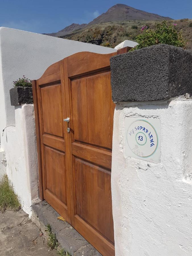 Con I Piedi Nell'Acqua Lejlighed Stromboli Eksteriør billede